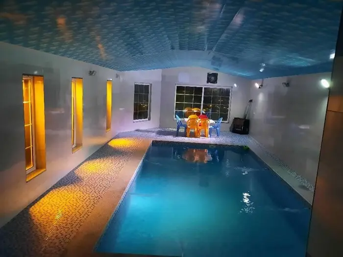 دوخوابه استخردار آرامش دوست - استخر سر بسته