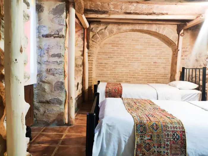 اقامتگاه سنتی بی بی - واحد دو تخته