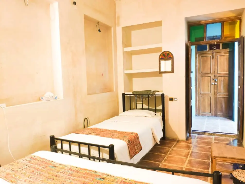 اقامتگاه سنتی بی بی - واحد 3 تخته