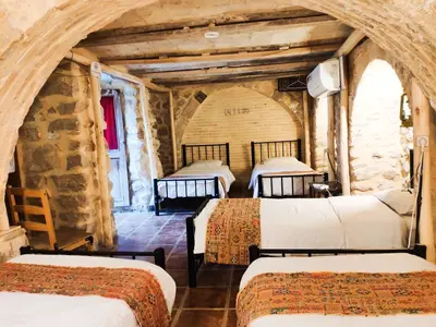 اقامتگاه سنتی بی بی - واحد 5 تخته