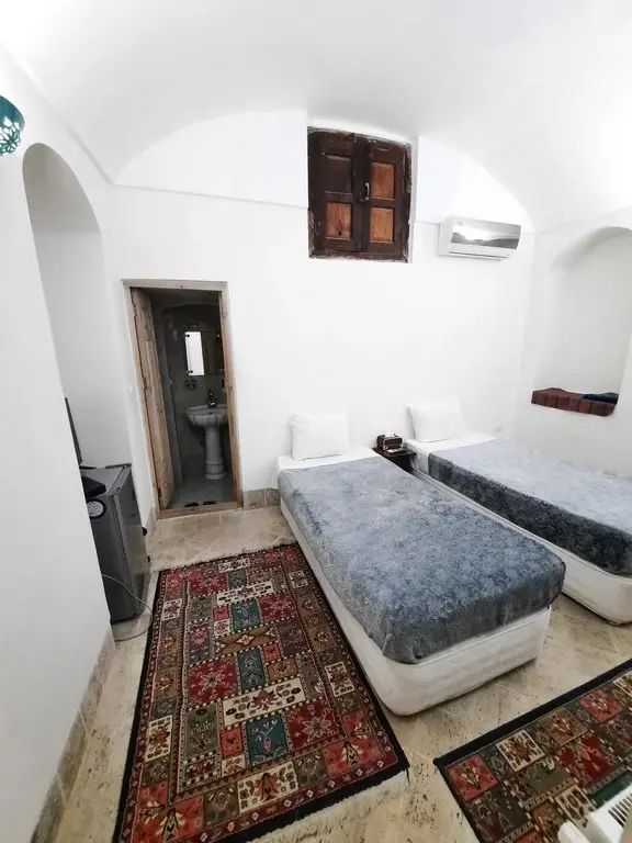 اقامتگاه سنتی آرا - واحد باباطاهر