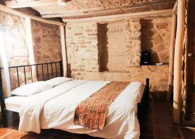 اقامتگاه سنتی بی بی - واحد دوتخته دبل