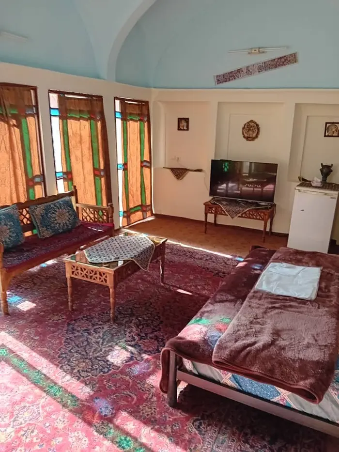 اقامتگاه سنتی صادقی - واحد گذرنو