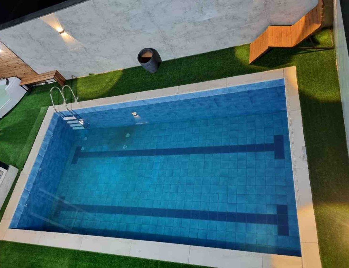 ویلا سه خوابه استخردار محمدی 3 - استخر با سفف متحرک جمع و باز شونده- برقی /ریموتی