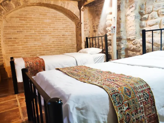 اقامتگاه سنتی بی بی - واحد دو تخته