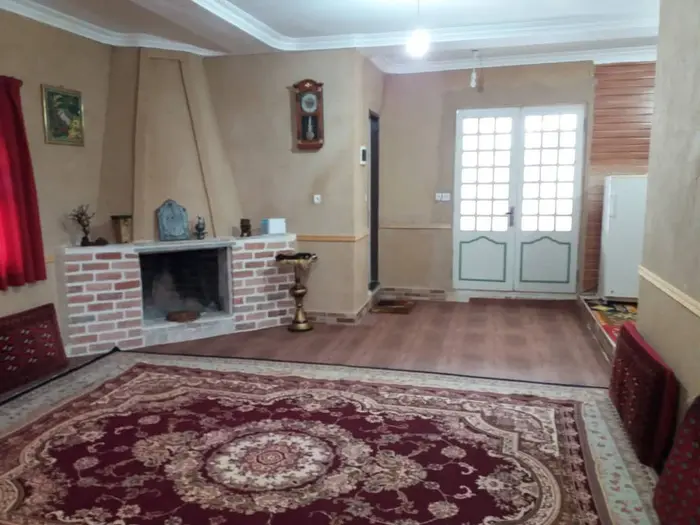 یک خوابه سرای دوستان