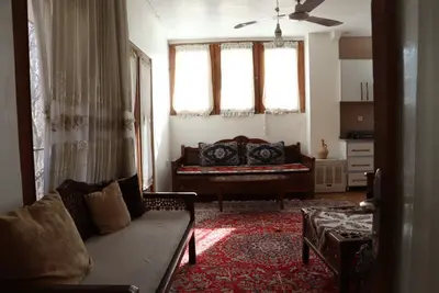 بومگردی ماه سلطان دشتی - واحد خوش نشین