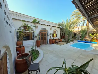 بومگردی چهارخوابه استخردار آبگرم سلونی