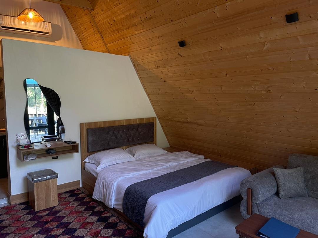 کلبه فلت جنگلی سوئیسی دیدار