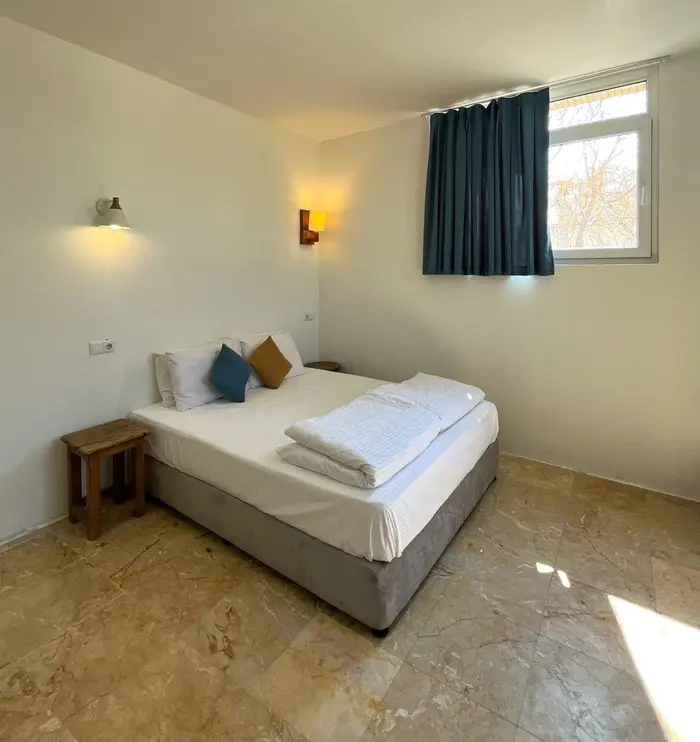 هاستل رگ راگ - واحد سه تخته