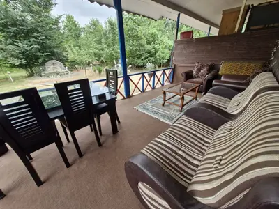 بومگردی باغ بهبهانی - واحد اقاقیا