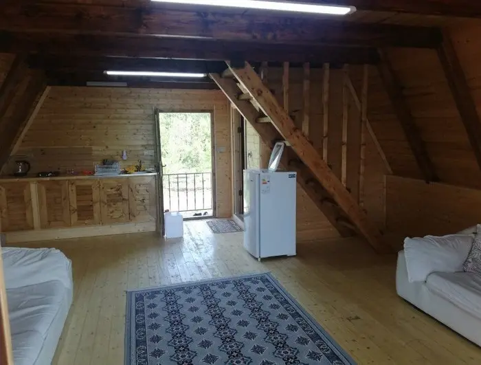 کلبه یک خوابه جنگلی سوئیسی بام بهشت۱