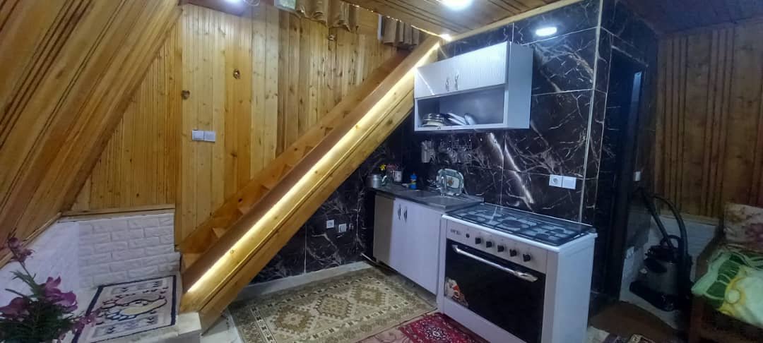 کلبه یک خوابه سوئیسی رنگین کمان