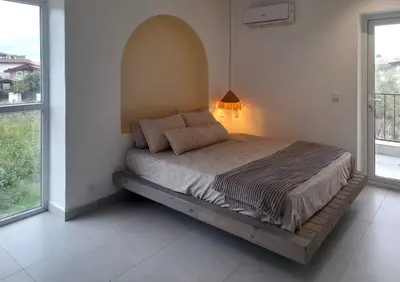 ویلا چهارخوابه تریپلکس استخردار آبگرم سفید