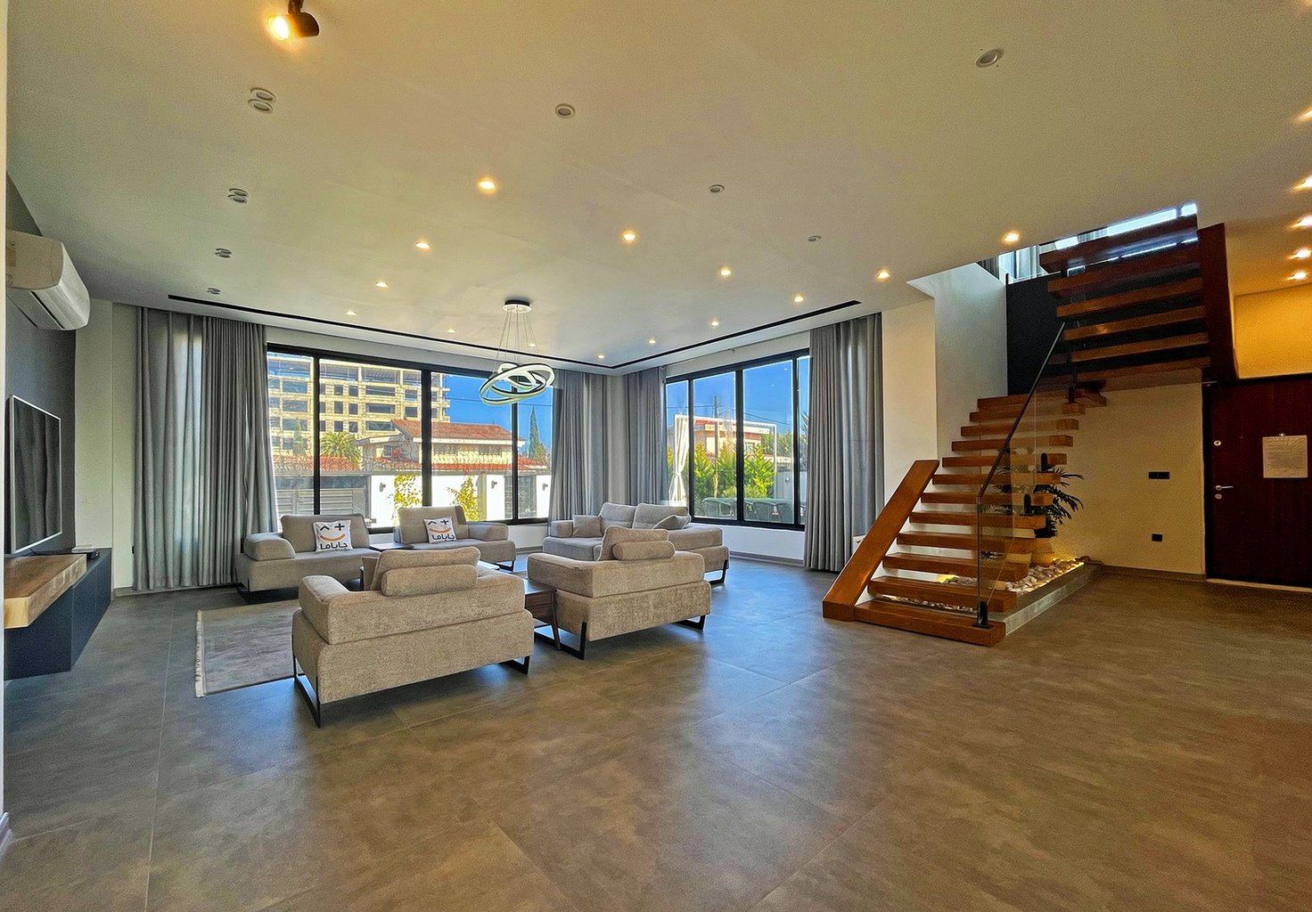 ویلا چهارخوابه استخردار آبگرم دلفان