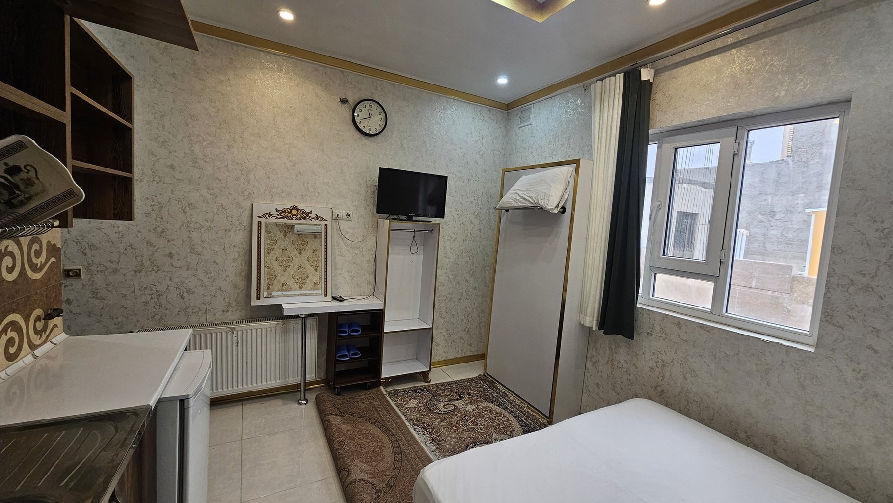 مسافرخانه سارینا - واحد ۴۰۳