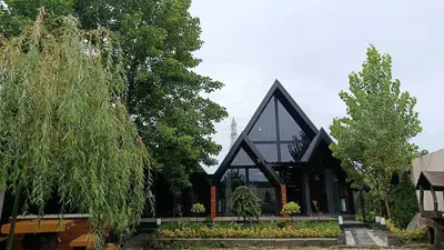 کلبه دوخوابه چوبی جکوزی دار آرنا