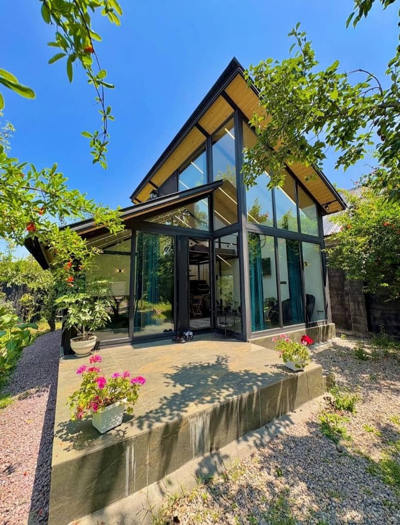 یک خوابه جنگلی دوبلکس شیشه ای بلور