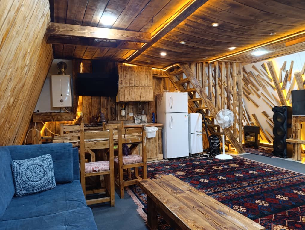 کلبه دوخوابه سوئیسی استخردار آبگرم کژال 1