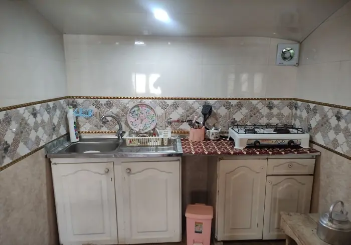 کلبه فلت جنگلی باغ گلابی