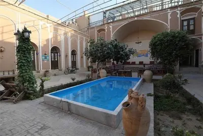 اقامتگاه سنتی شرق - واحد ۱۷