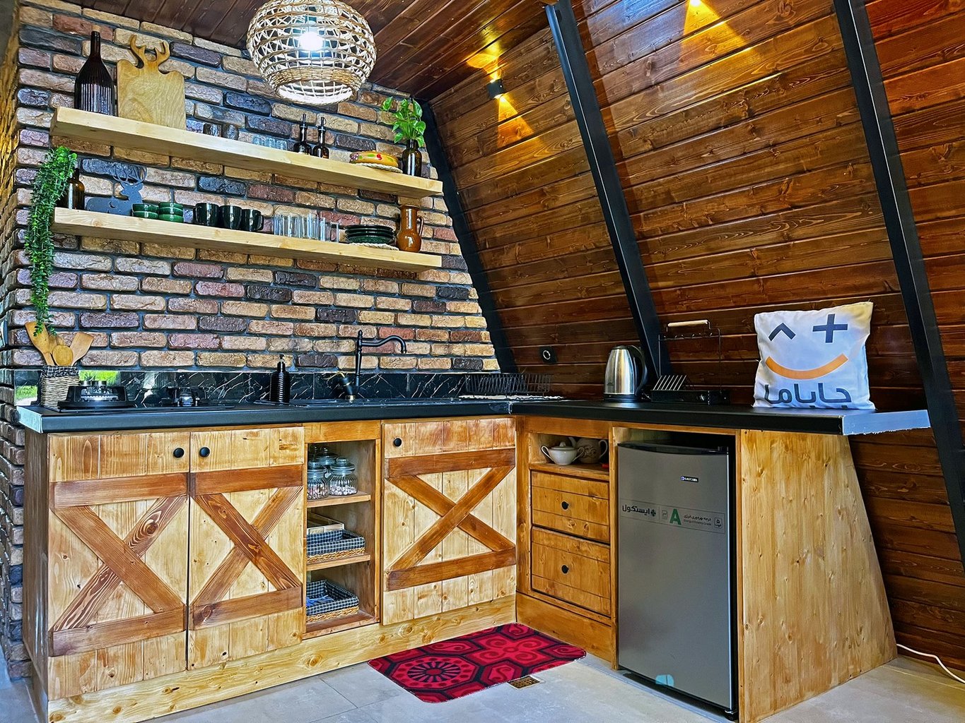 دوخوابه سوئیسی جکوزی دار نیاوش