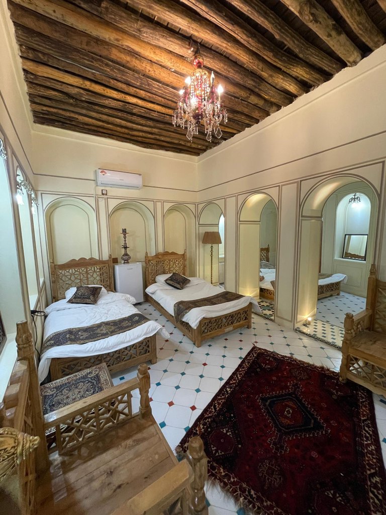 اقامتگاه سنتی بوتیک  هتل جهانشاهی - واحد همایونی