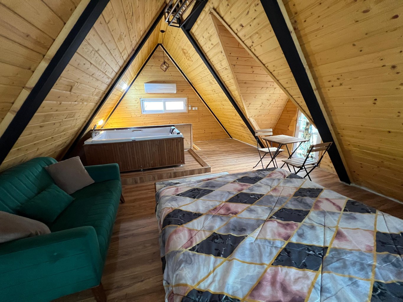 یک خوابه توکا و شوکا