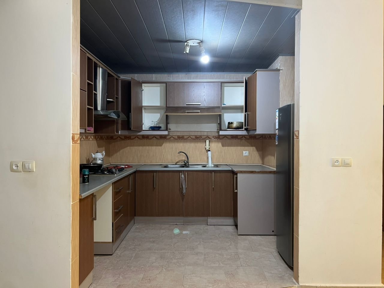 آپارتمان دوخوابه سام و زال نرگس