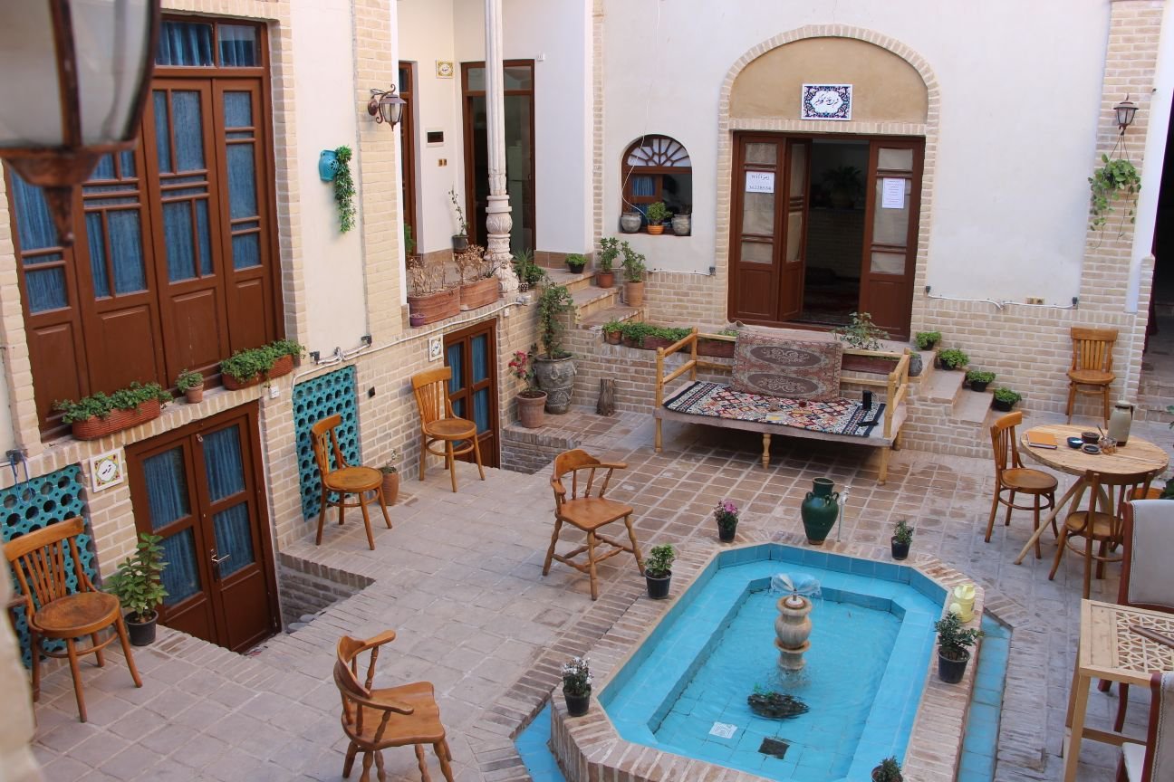 بوم گردی عمارت گلابگیر - واحد 1 سراچه