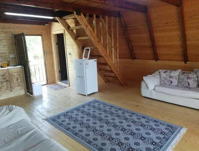 کلبه یک خوابه جنگلی سوئیسی بام بهشت۱