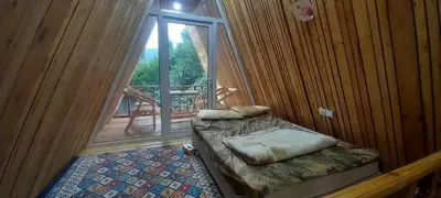 کلبه یک خوابه سوئیسی رنگین کمان