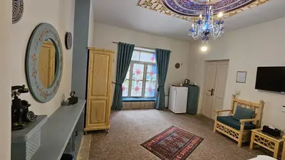 اقامتگاه سنتی ملک التجار - واحد شاه نشین