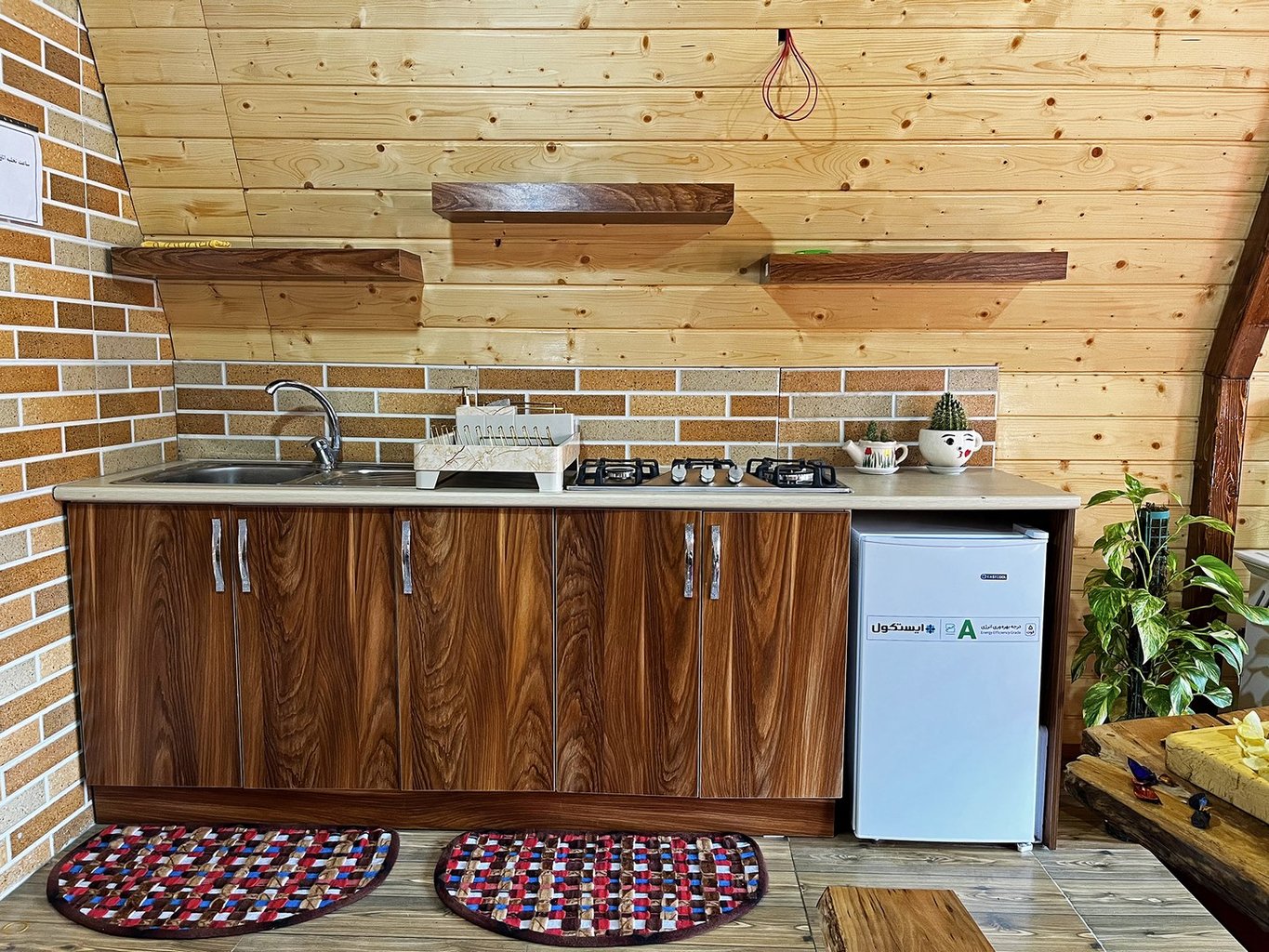 کلبه یک خوابه سوئیسی محدثه