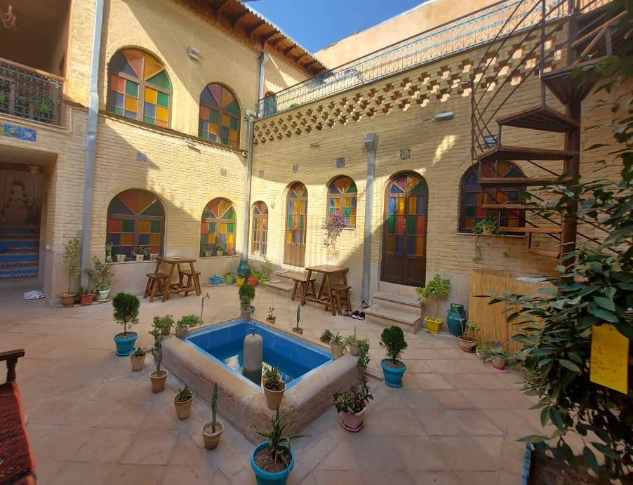 بومگردی یادمان - واحد گلفام