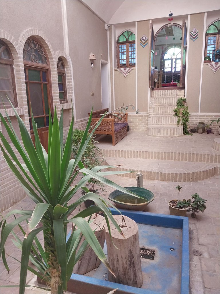 نارین قلعه نایین - واحد۱۰۲