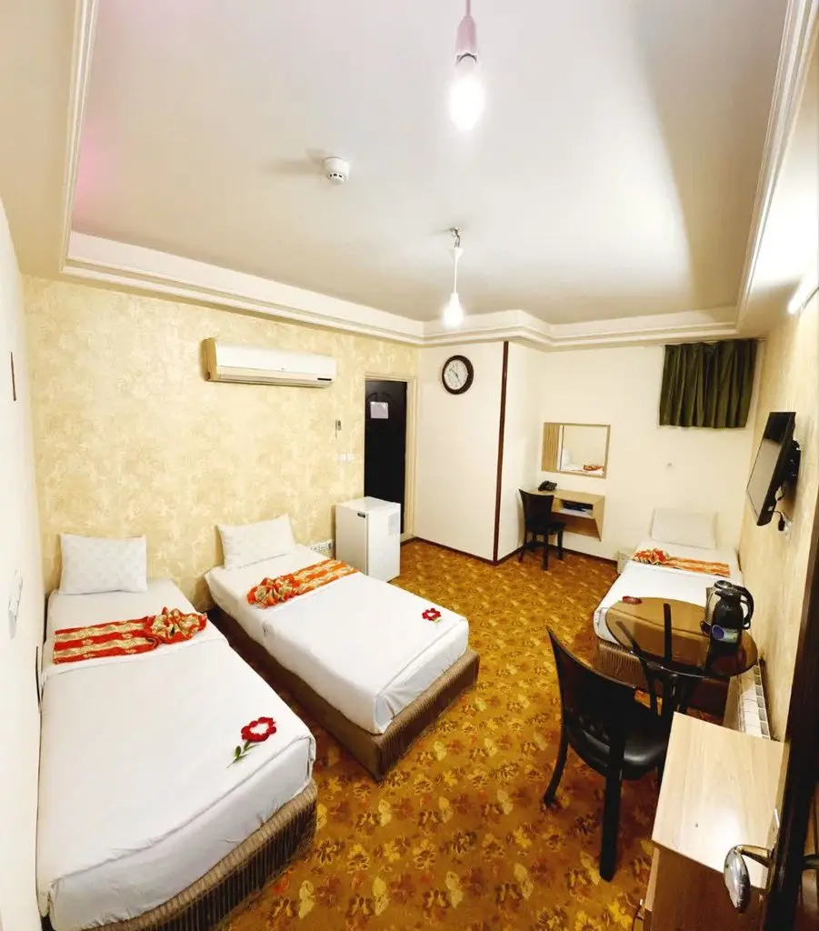 مجتمع اقامتگاهی ایرانا - واحد سه تخته