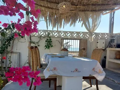 بومگردی سه خوابه ساحلی کوچکو