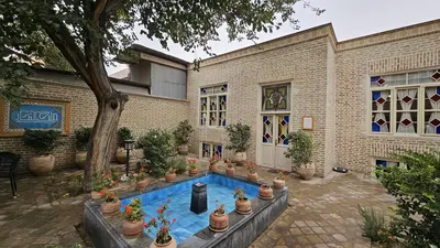 اقامتگاه سنتی ملک التجار - واحد شاه نشین