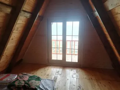 کلبه یک خوابه جنگلی سوئیسی بام بهشت۱