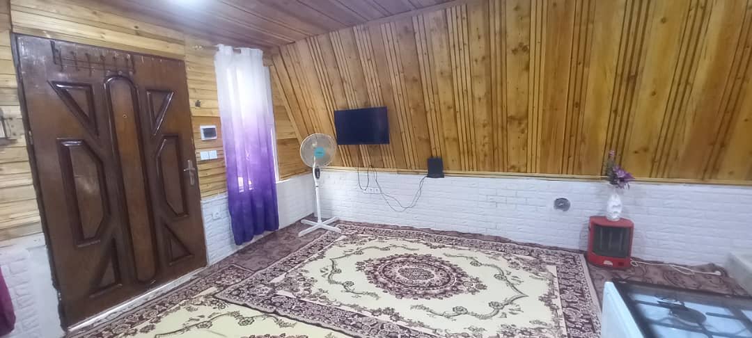 کلبه یک خوابه سوئیسی رنگین کمان