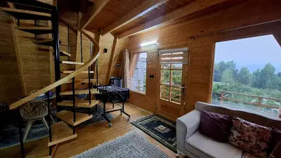 کلبه دوخوابه سوئیسی استخردار گل بانو