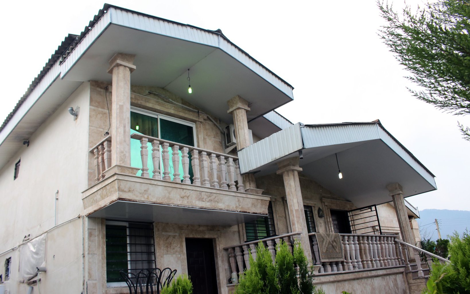 ویلا چهار خوابه دوبلکس استخردار آبگرم تیلا کنار