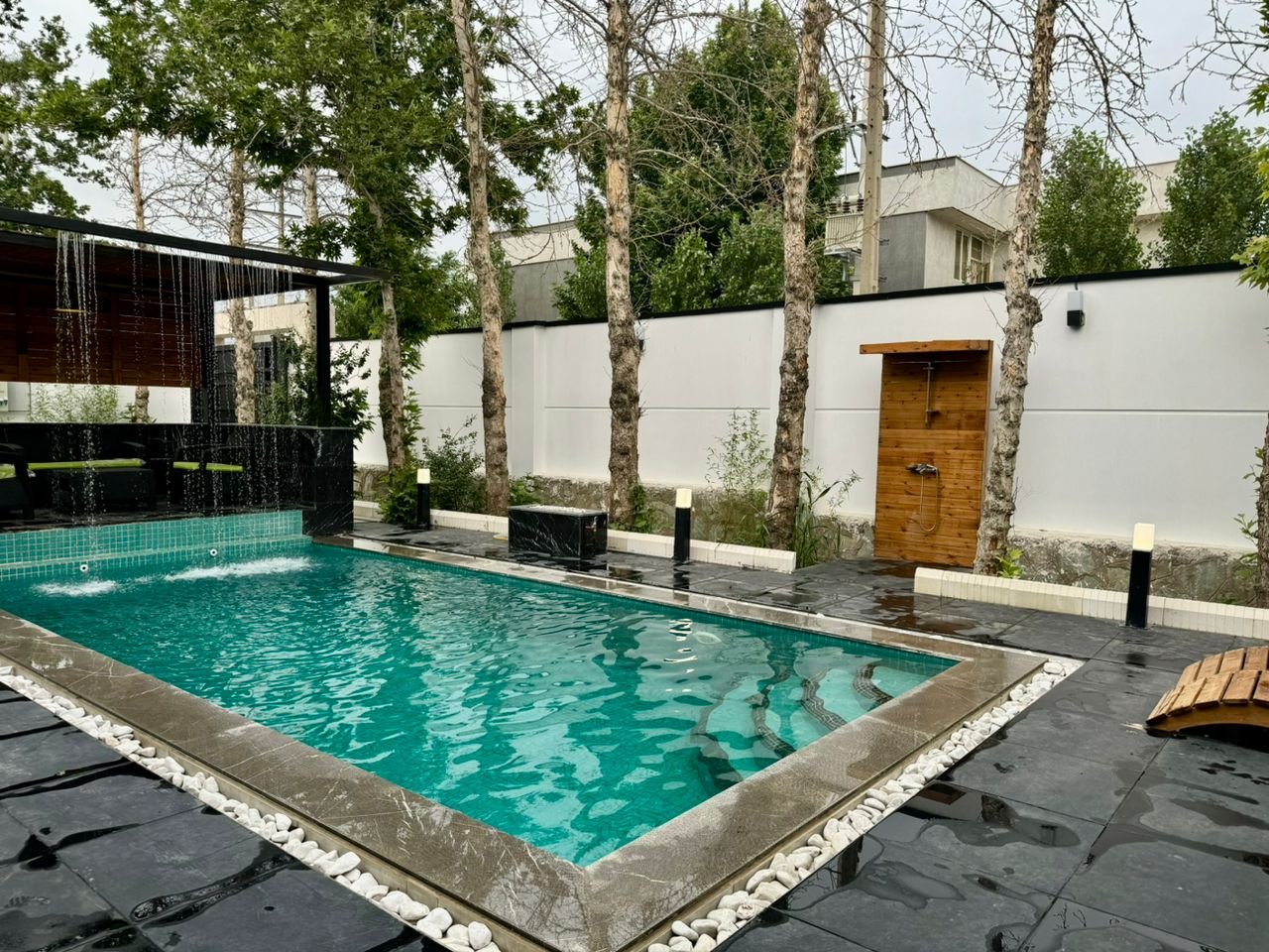 ویلا سه خوابه استخردار آبگرم بنیدا