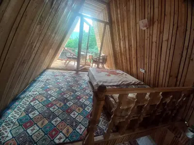 کلبه یک خوابه سوئیسی رنگین کمان