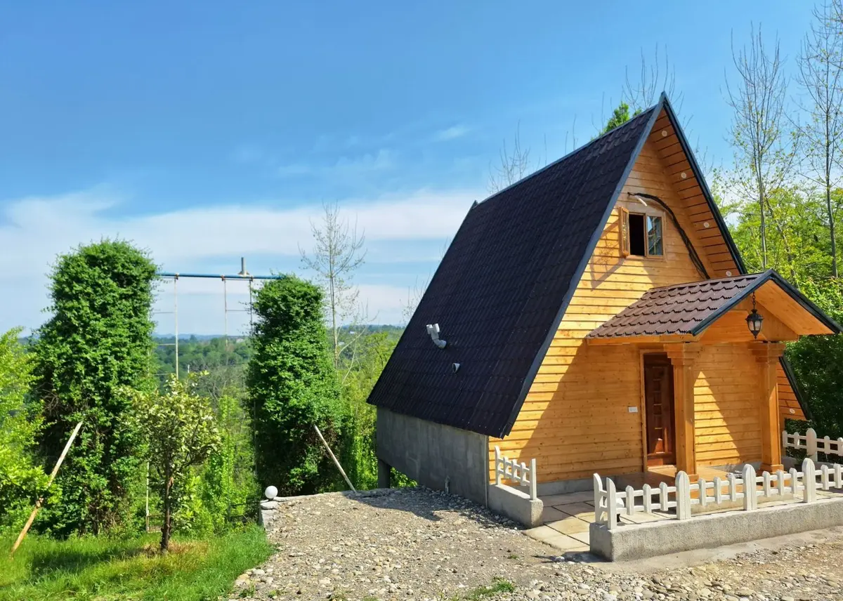 کلبه یک خوابه سوئیسی پونه