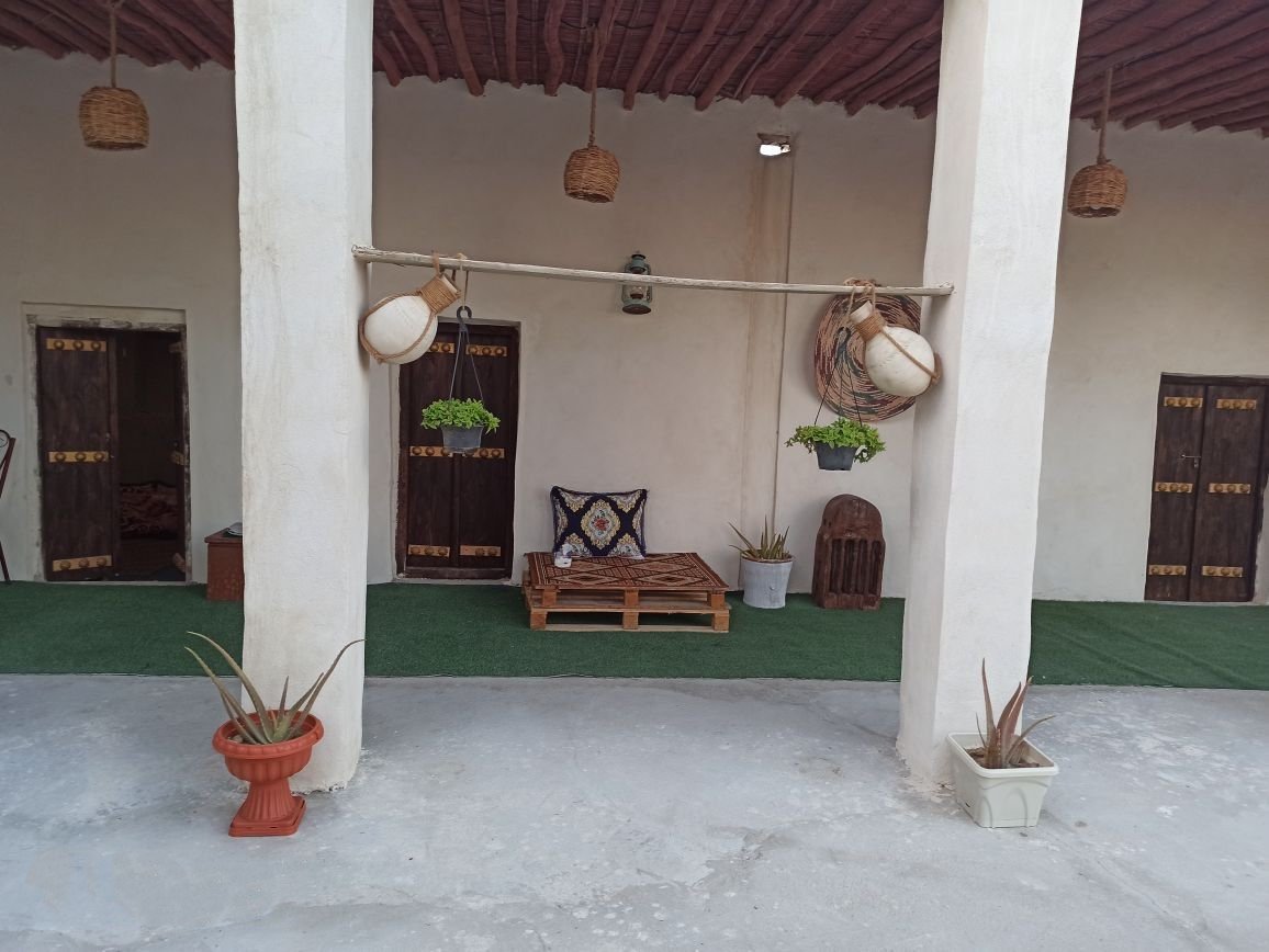 بوم گردی چیرا - واحد استخری