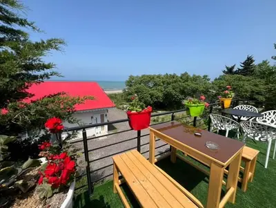 کلبه یک خوابه دوبلکس ساحلی سوئیسی تتیس