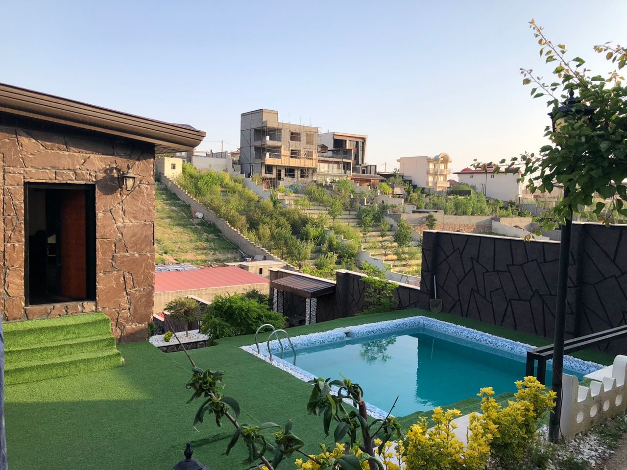 ویلا دوخوابه استخردار  خانه سبز ما