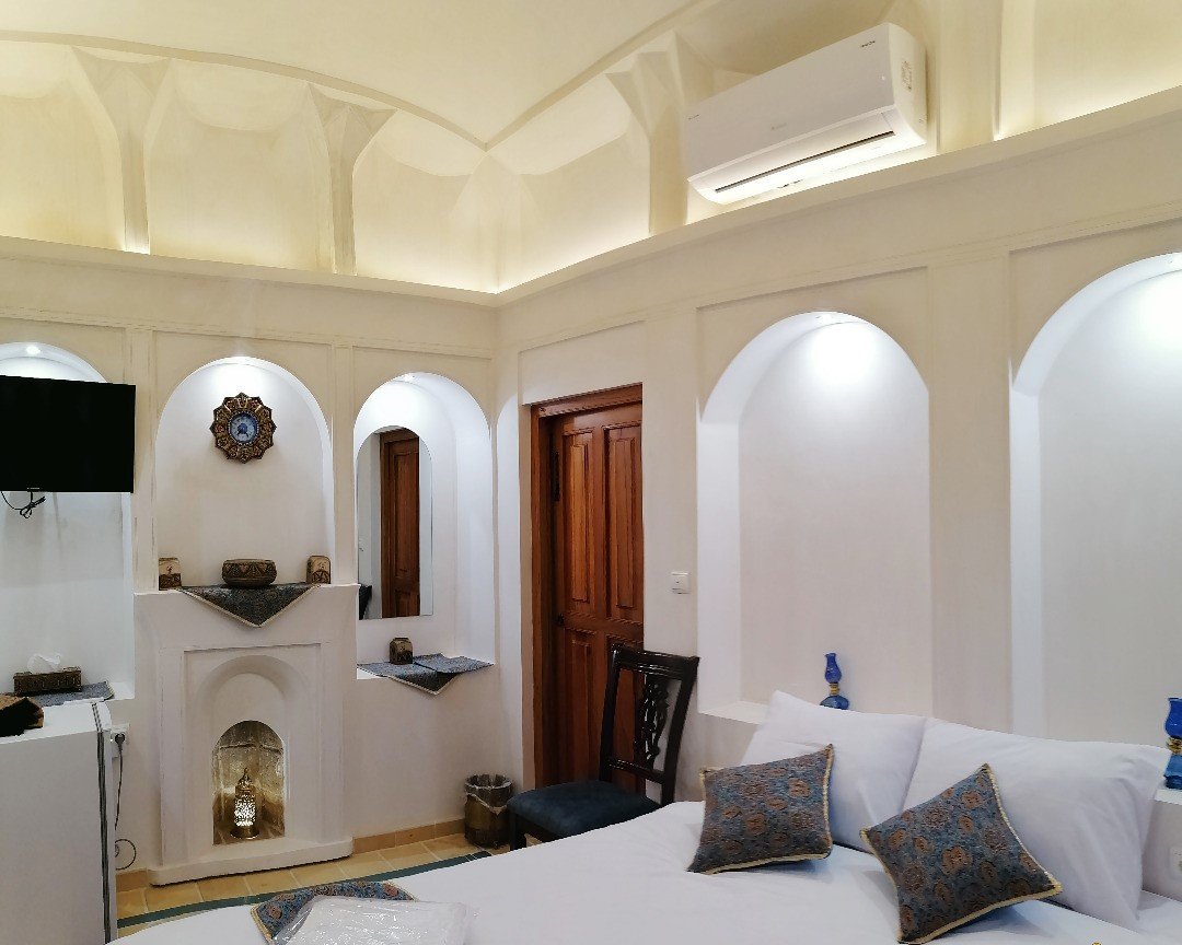 اقامتگاه سنتی سرای صباغیان - واحد ترمه سه دری 205